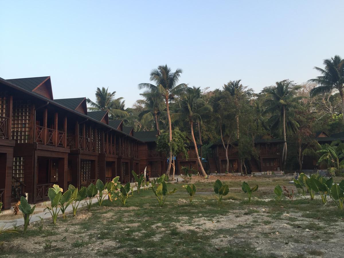 Tsg Aura Hotel Sitapur Exterior photo