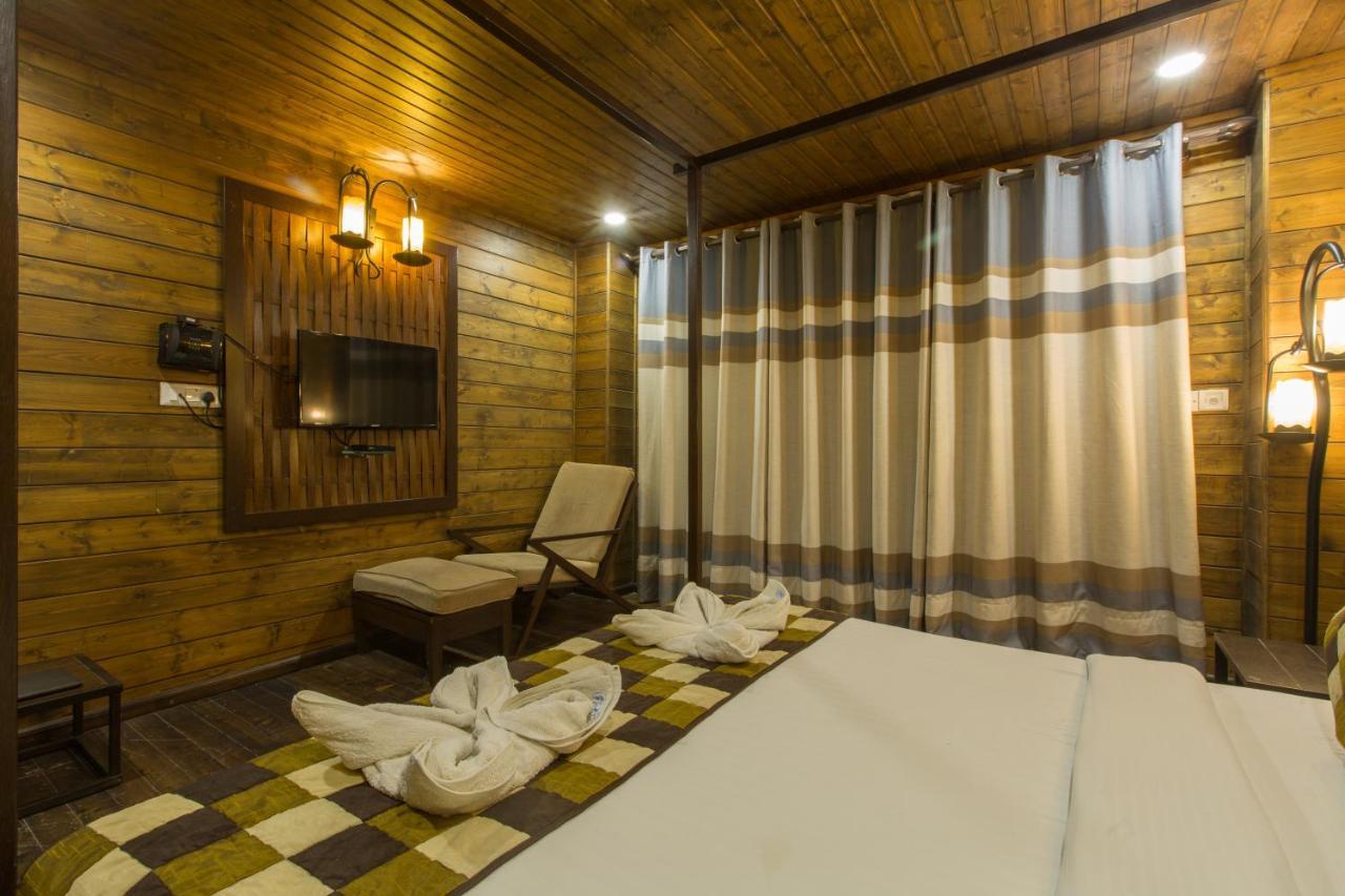 Tsg Aura Hotel Sitapur Exterior photo