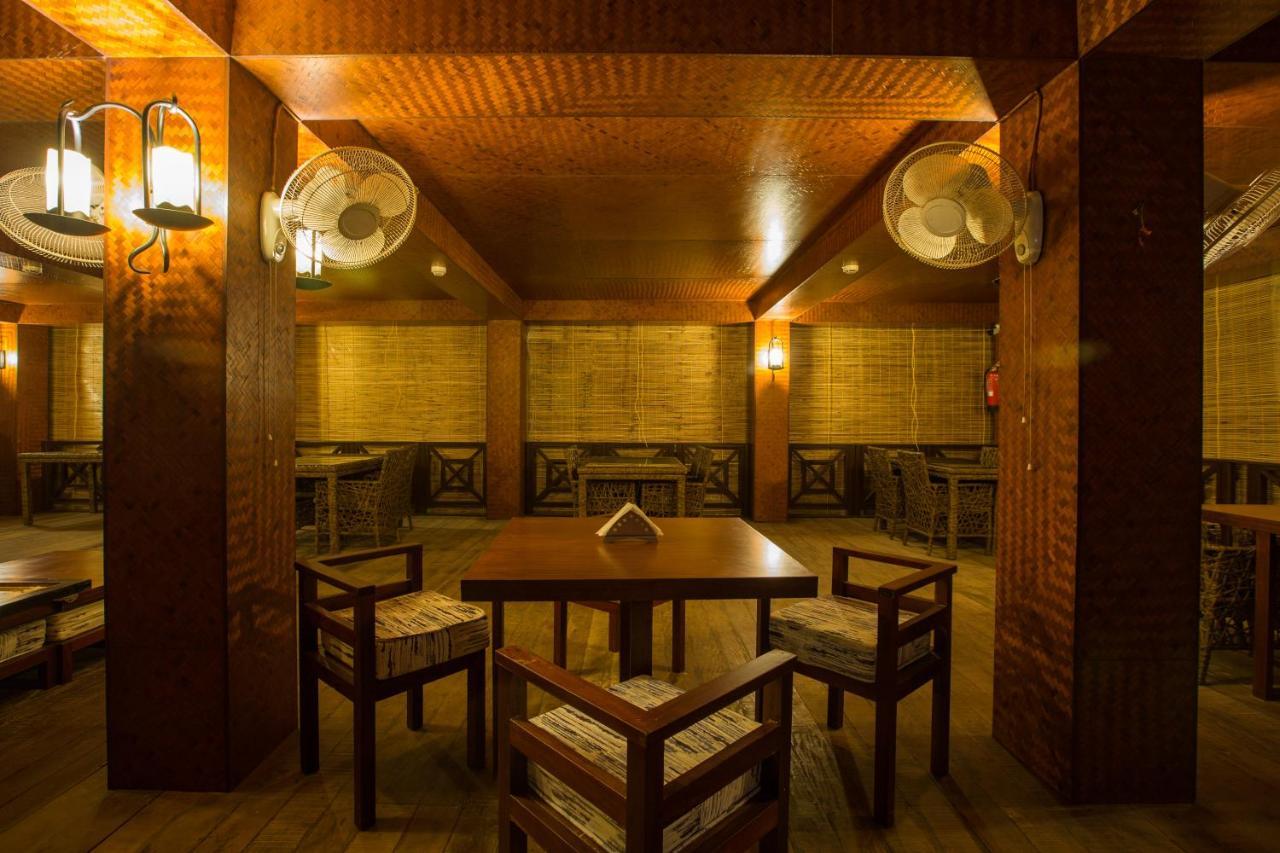 Tsg Aura Hotel Sitapur Exterior photo