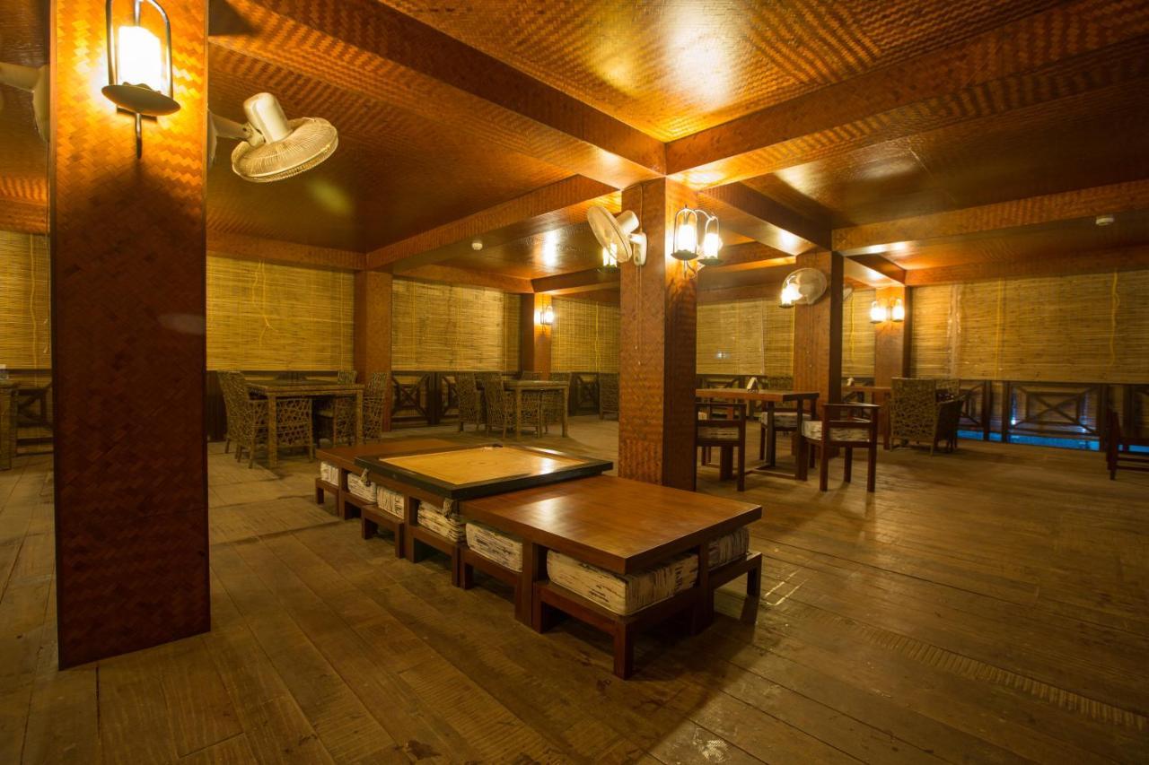 Tsg Aura Hotel Sitapur Exterior photo